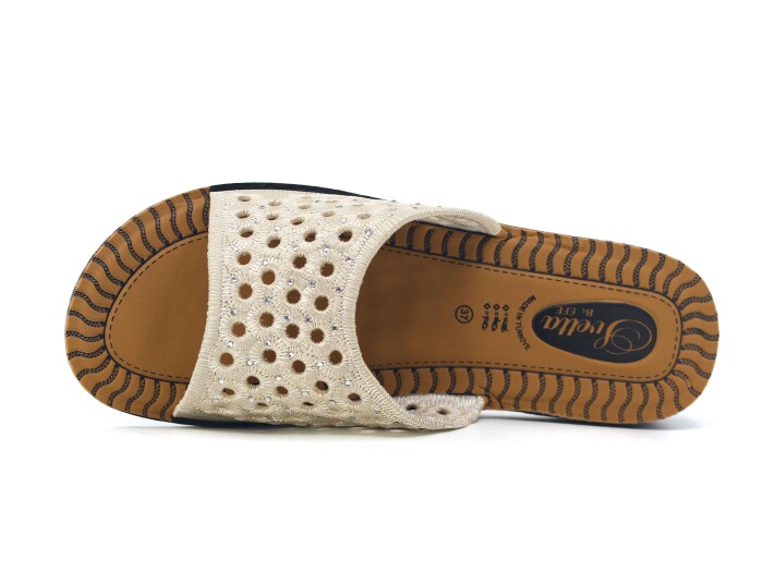 Efe Zenne 575 Svetta Nakışlı Petli Günlük Terlik Krem - Efe (1)