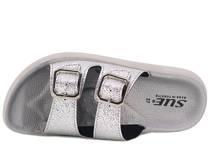 Sue Zenne 1353-Kap.Deri Çift Toka Enj.Kutulu Günlük Terlik Gümüş - Sue (1)